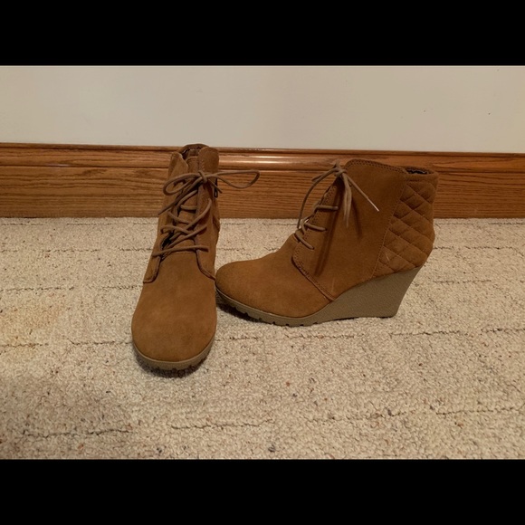 Debra Wedge-Mia - Picture 1 of 2